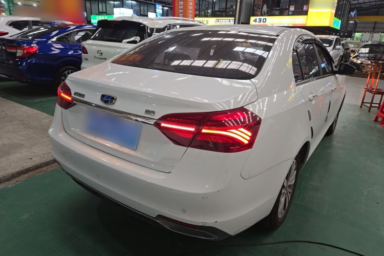GEELY Emgrand 2018 #7 GEELY Emgrand 2018 car image #7