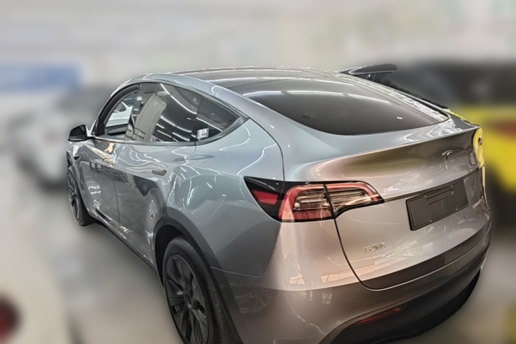 Tesla Model Y 2024 #7 Tesla Model Y 2024 car image #7