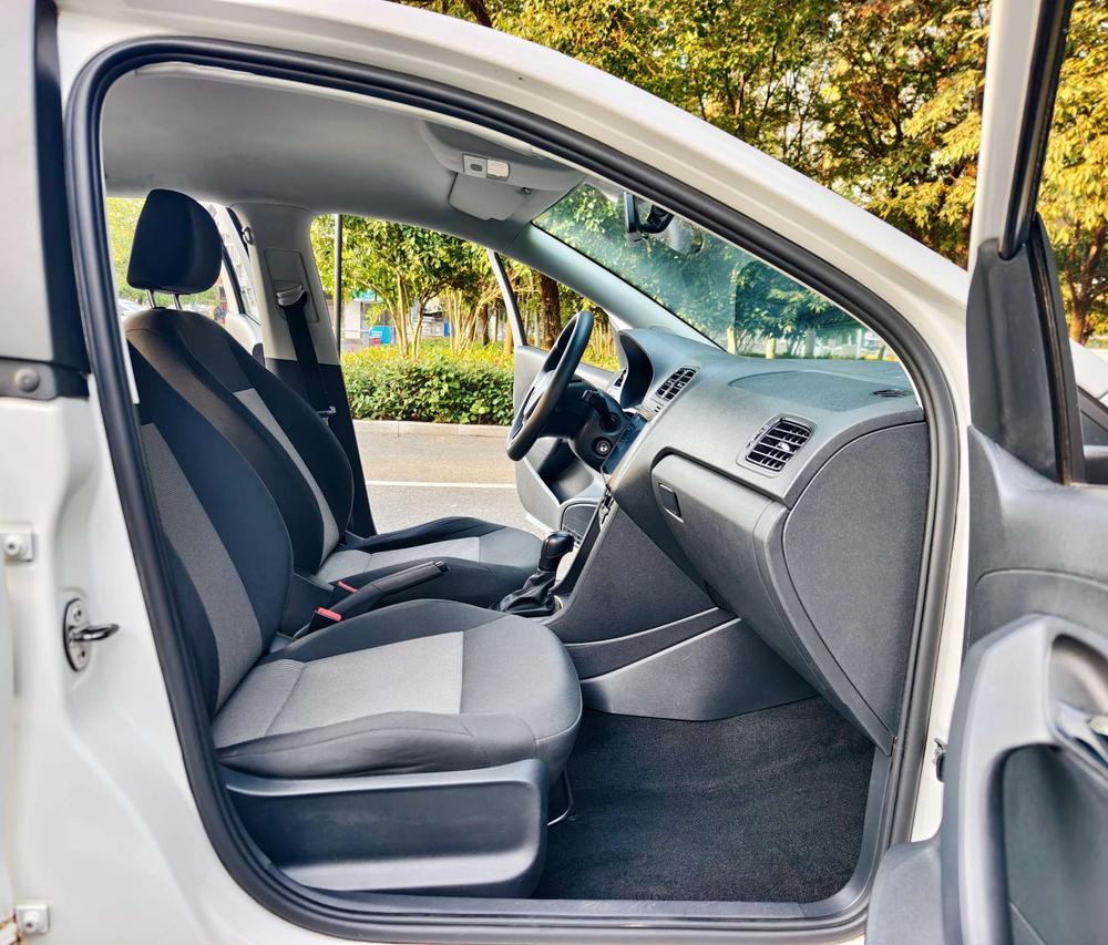 Volkswagen Polo 2017 car image #22