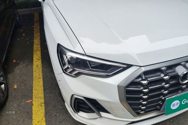 Audi Q3 2020 car image #8