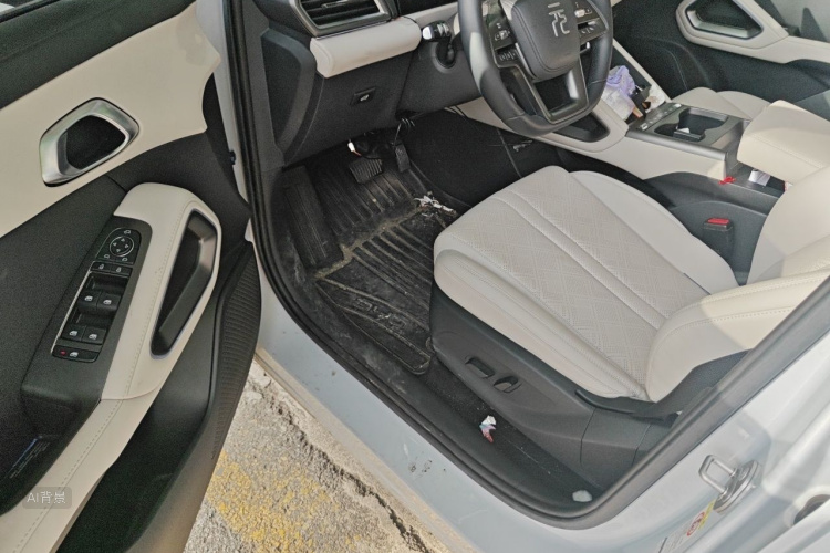 BYD YuanUP 2025 car image #18