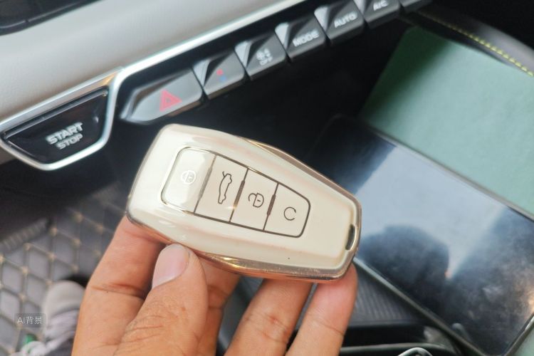GEELY Coolray 2023 car image #10