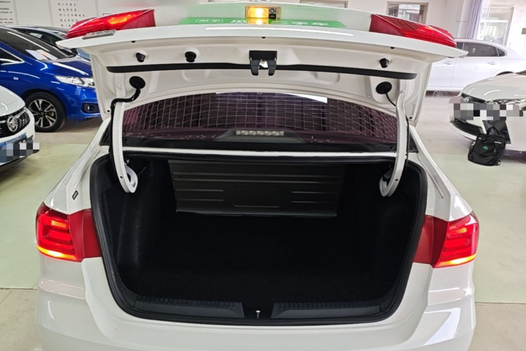 Volkswagen Santana 2020 car image #19