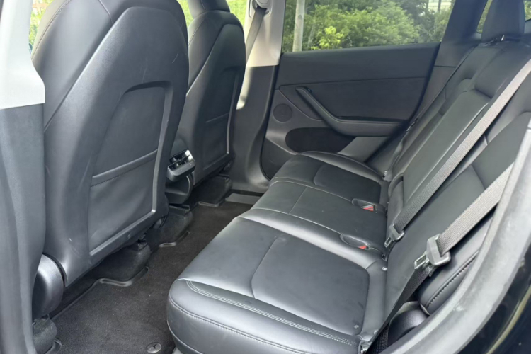 Tesla Model Y 2023 #10 Tesla Model Y 2023 car image #10