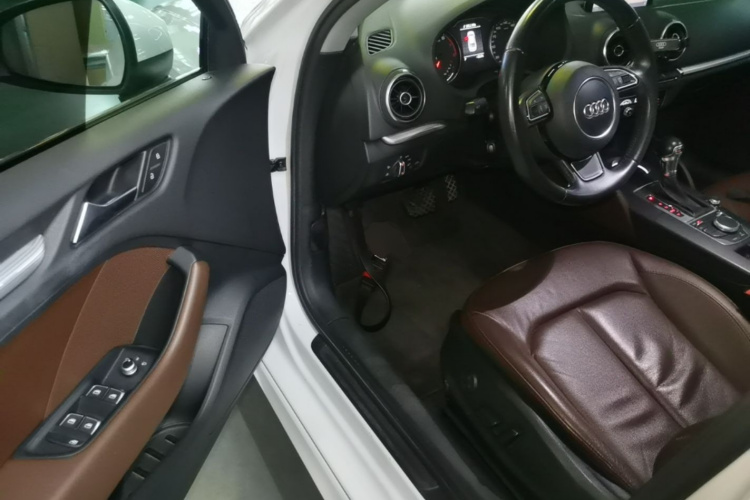 Audi A3 2015 car image #16