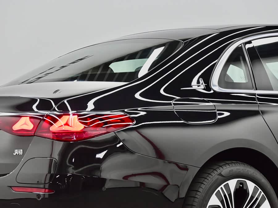 Mercedes-Benz E Class New Energy 2024 car image #37