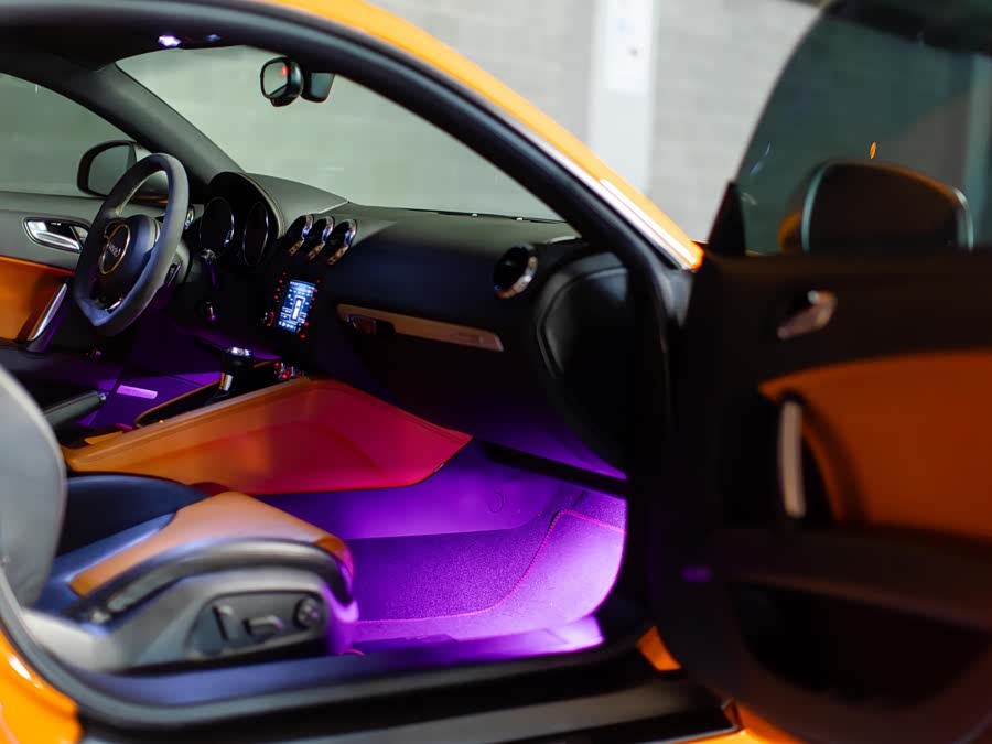 Audi TTS 2011 car image #37