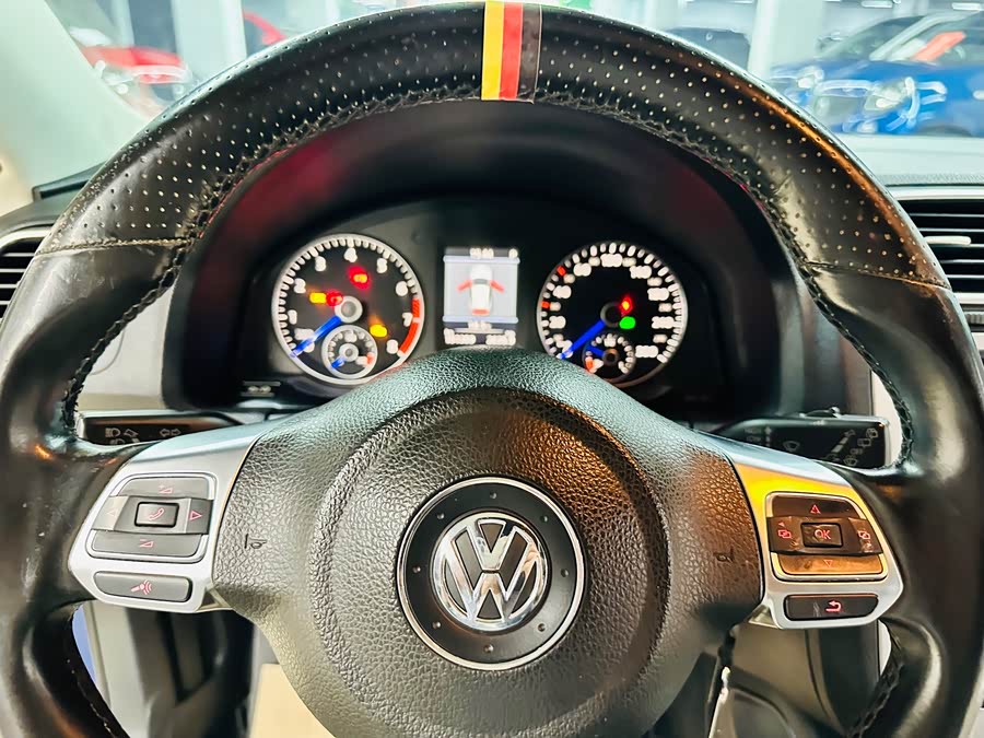 Volkswagen Scirocco 2011 #37 Volkswagen Scirocco 2011 изображение автомобиля #37