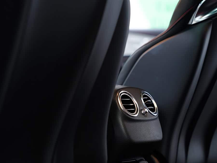 Mercedes-Benz E AMG 2018 immagine di auto #37