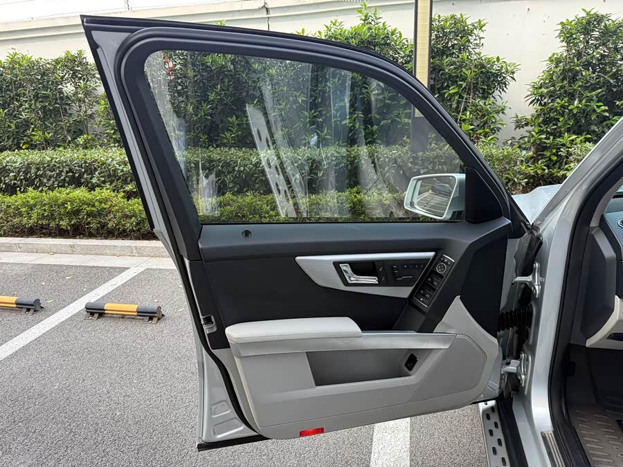 Mercedes-Benz GLK Class (Imported) 2010 car image #37