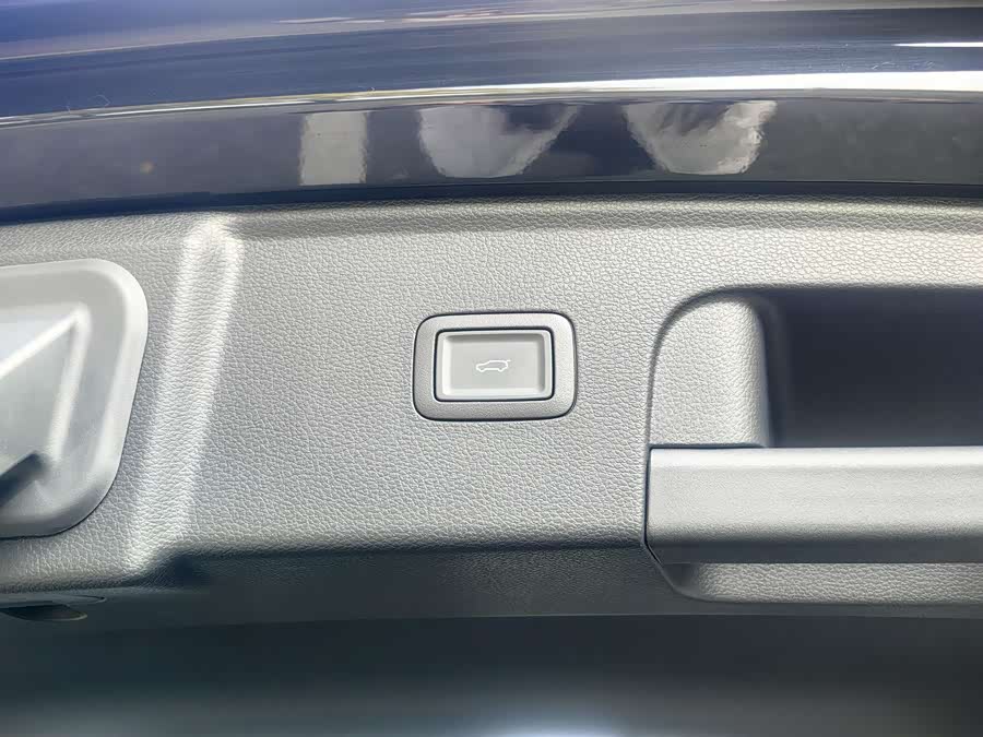 HongQi HS3 PHEV 2024 #37 HongQi HS3 PHEV 2024 car image #37