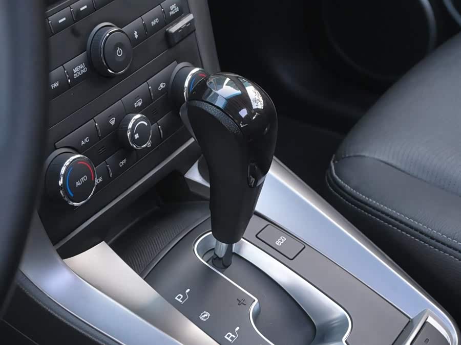 Chevrolet Captiva 2016 imagen de coche #37