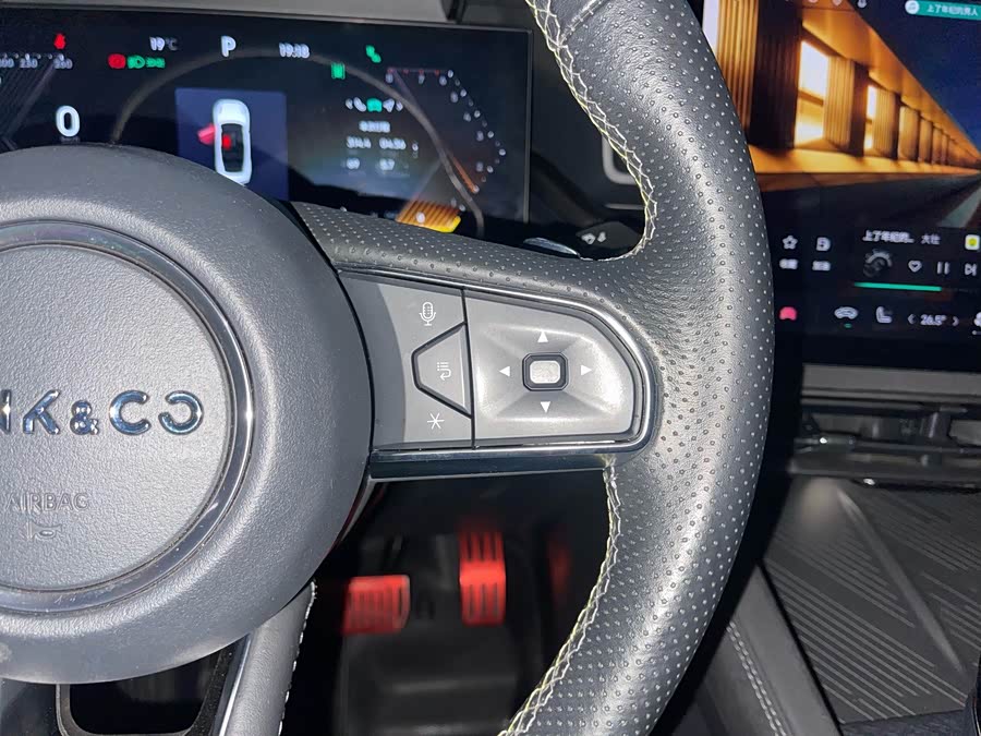 Lynk & Co 03 2022 car image #37