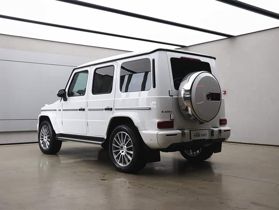 Mercedes-Benz 2025 car image #37