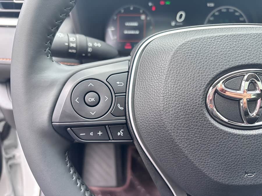 Toyota RAV4 2025 car image #37