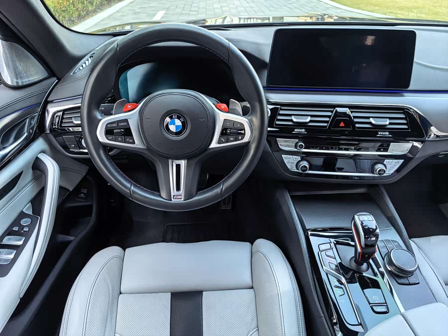 BMW M5 2023 #37 BMW M5 2023 car image #37