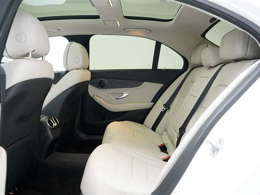 Mercedes-Benz C Class 2015 car image #37