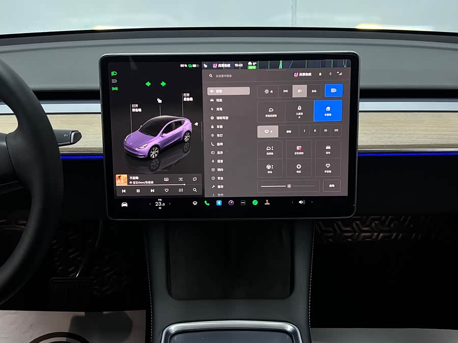 Tesla Model Y 2022 car image #37