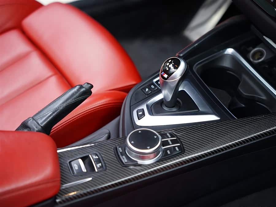 BMW M4 2018 immagine di auto #37