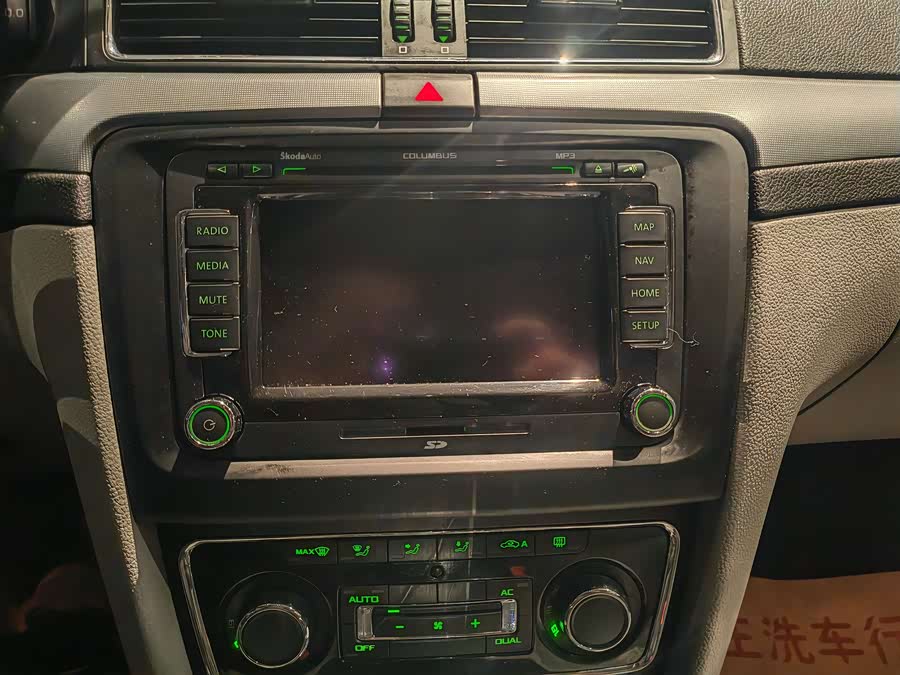 Skoda Superb 2010 car image #37