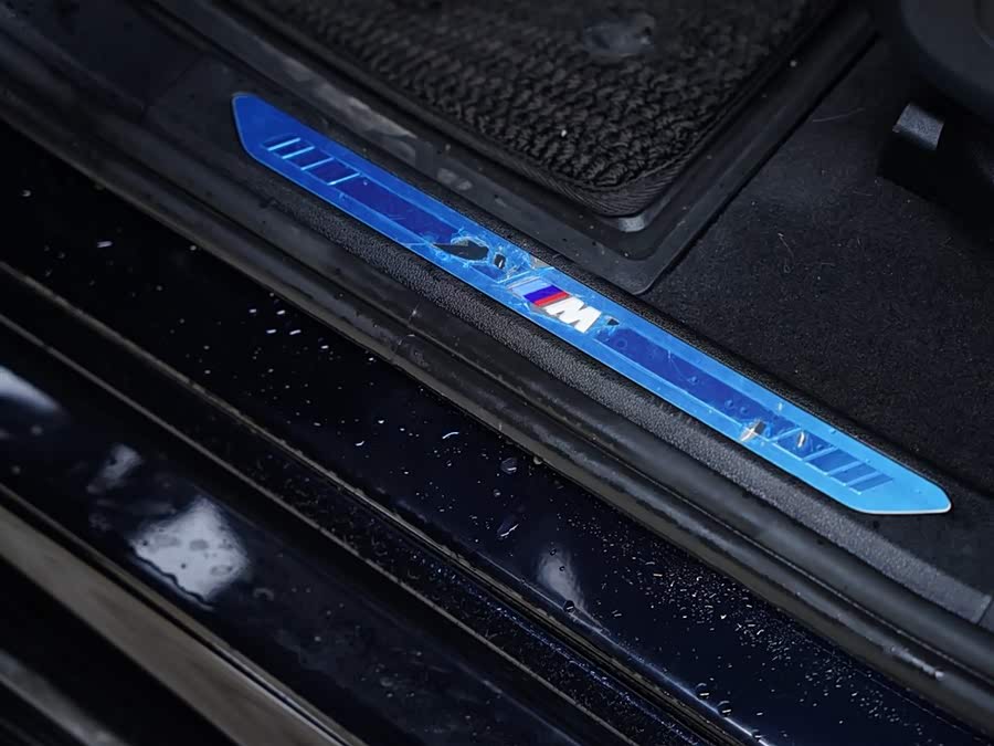 BMW X6 2021 car image #37