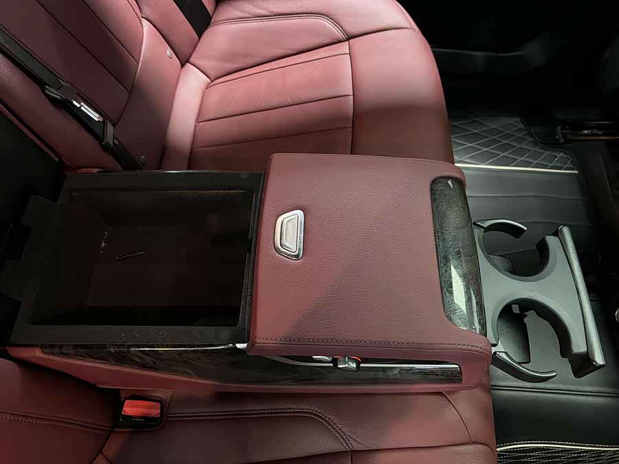 BMW 5 Series 2020 car image #37