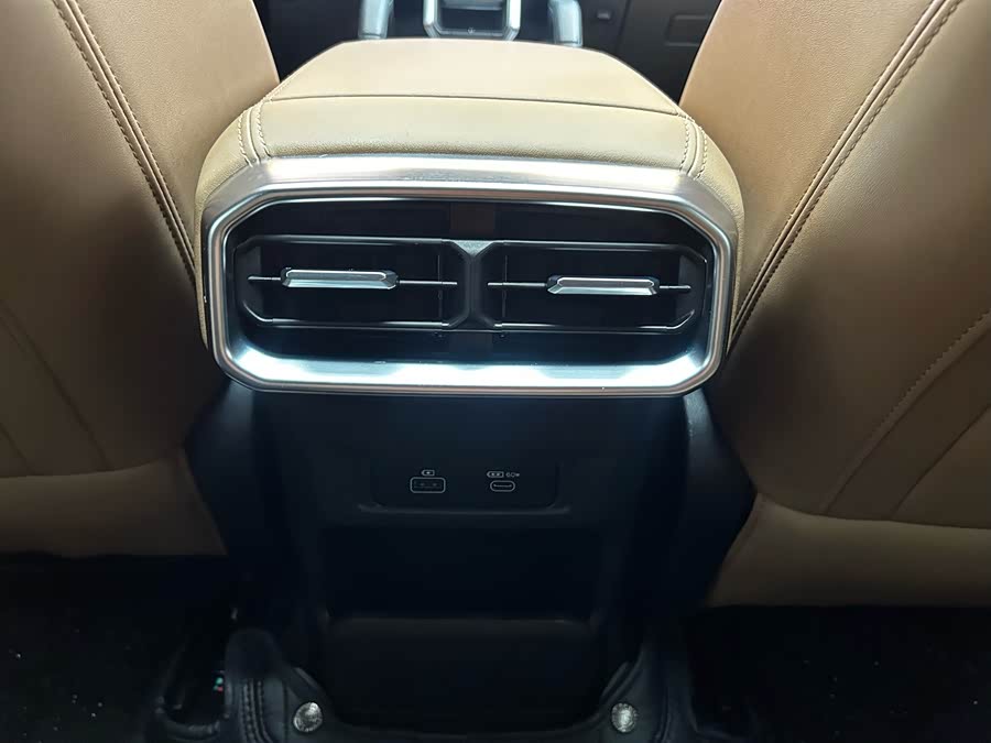 Jetour Traveller 2023 car image #37