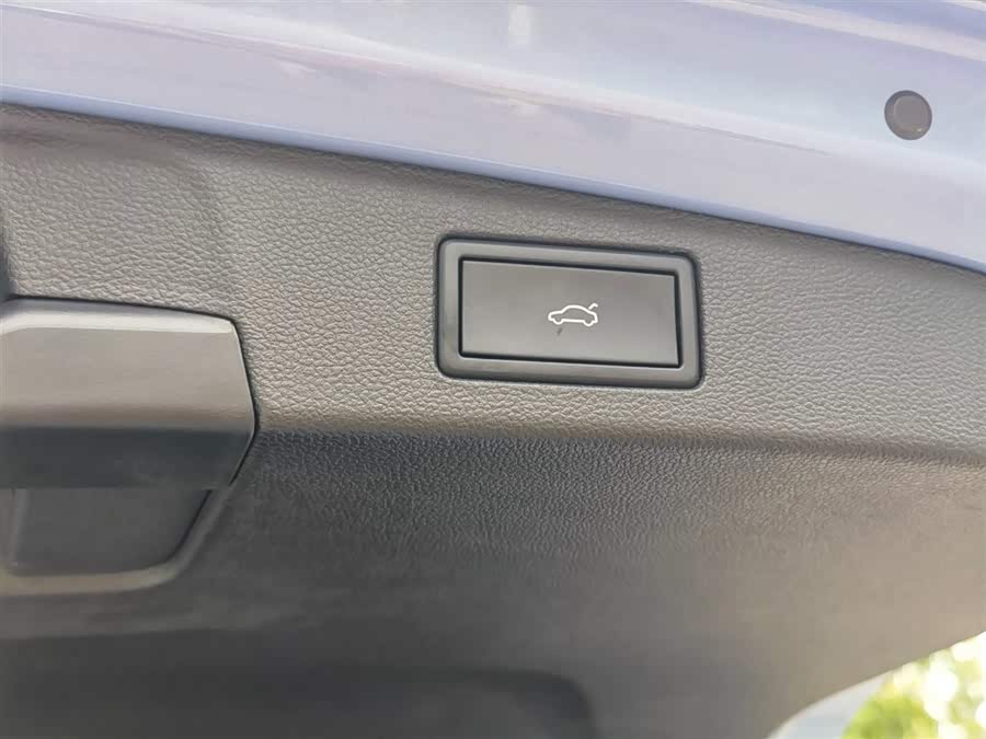 Volkswagen Tiguan L 2024 car image #37