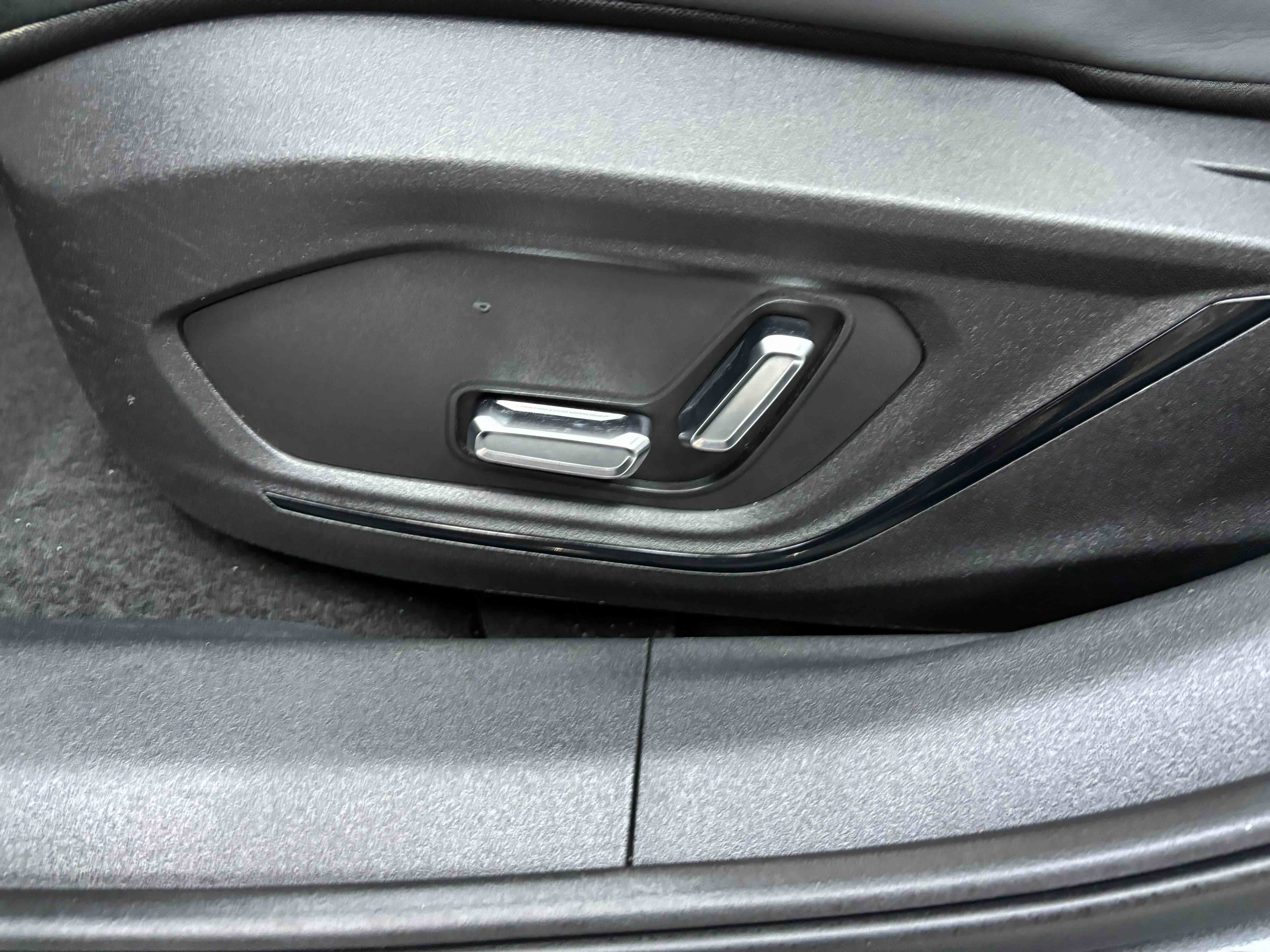 Lynk & Co 03 2023 car image #37