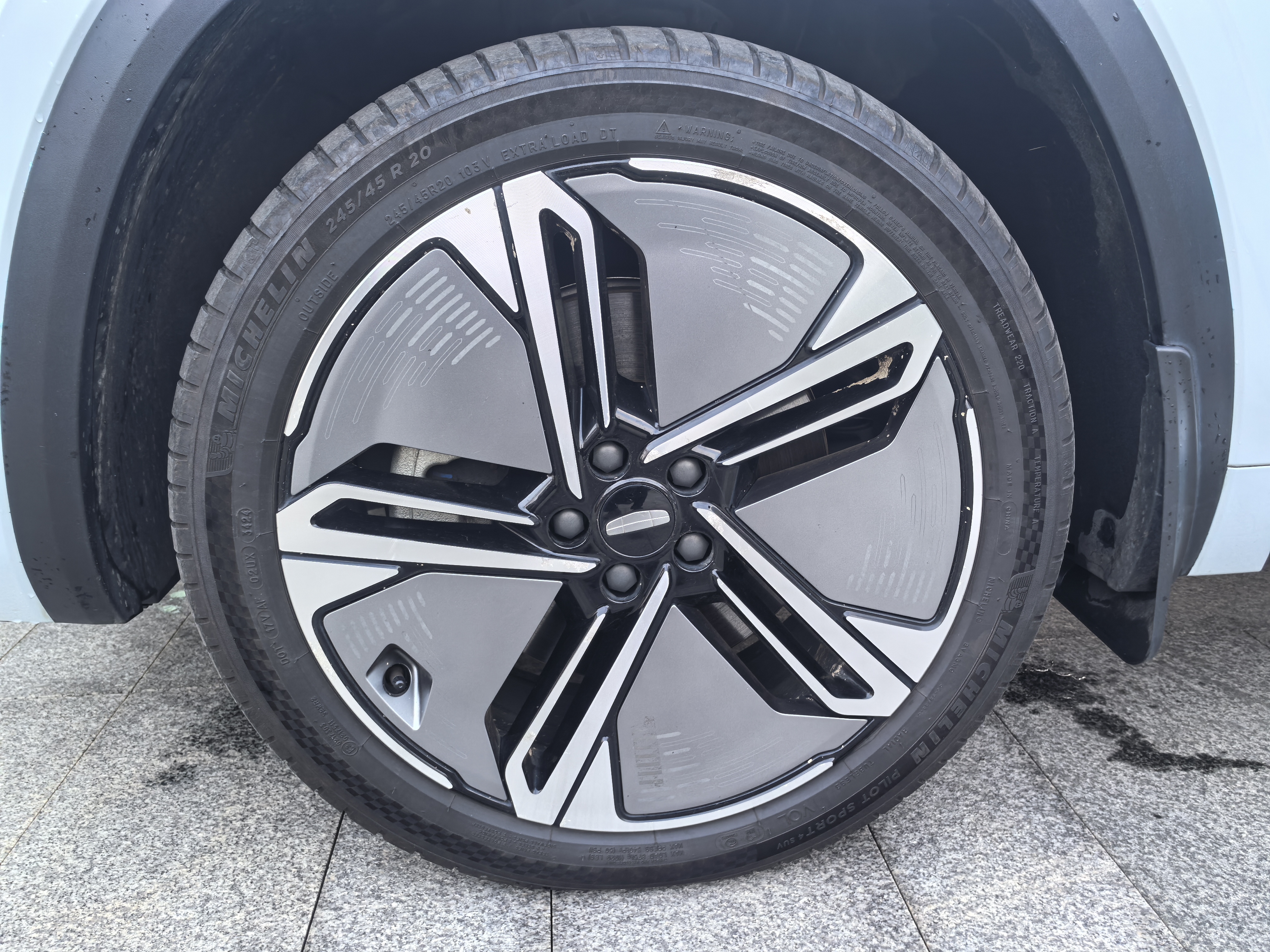 GEELY Monjaro EREV 2023 image de voiture #37