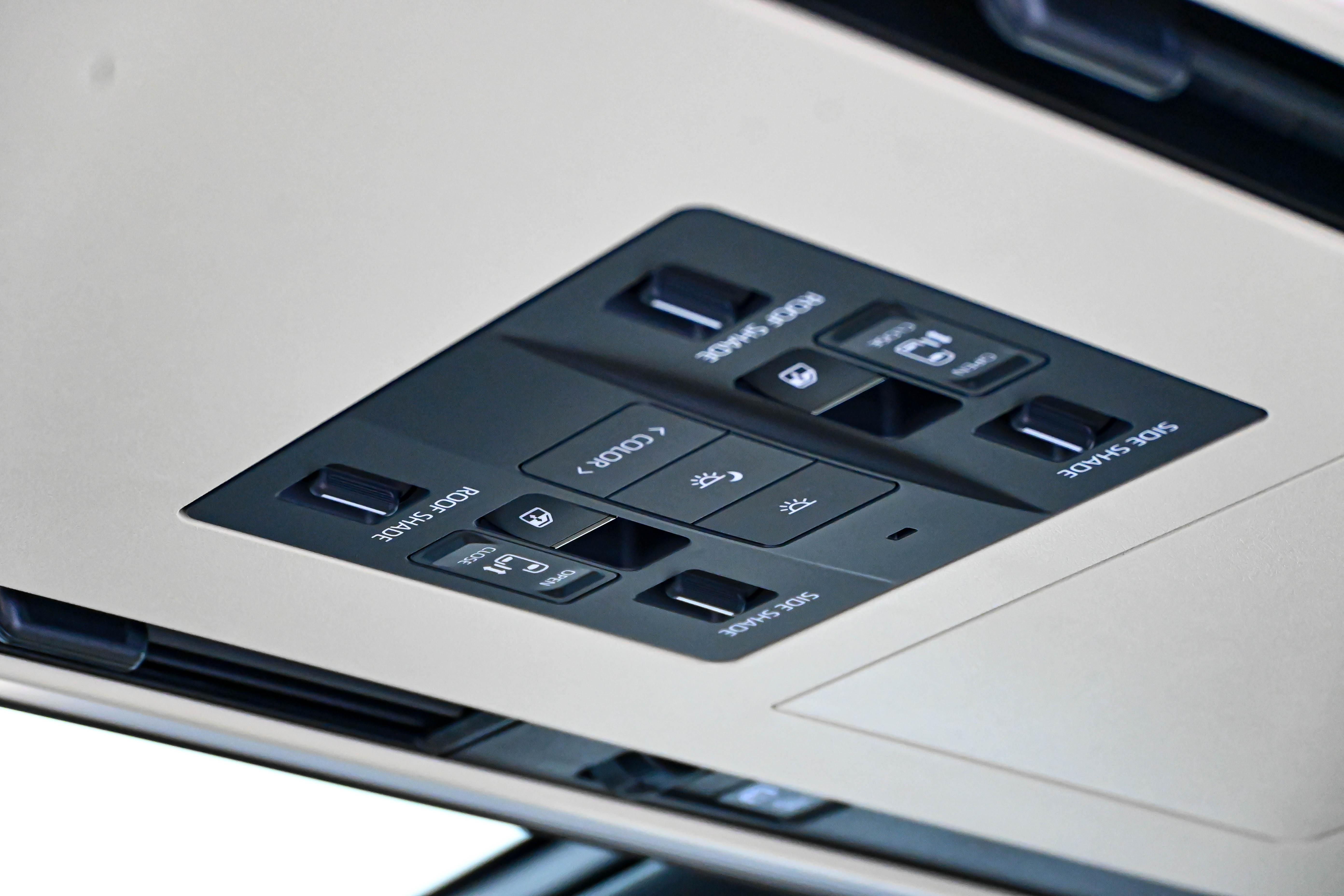 Toyota Vellfire 2026 صورة سيارة #37