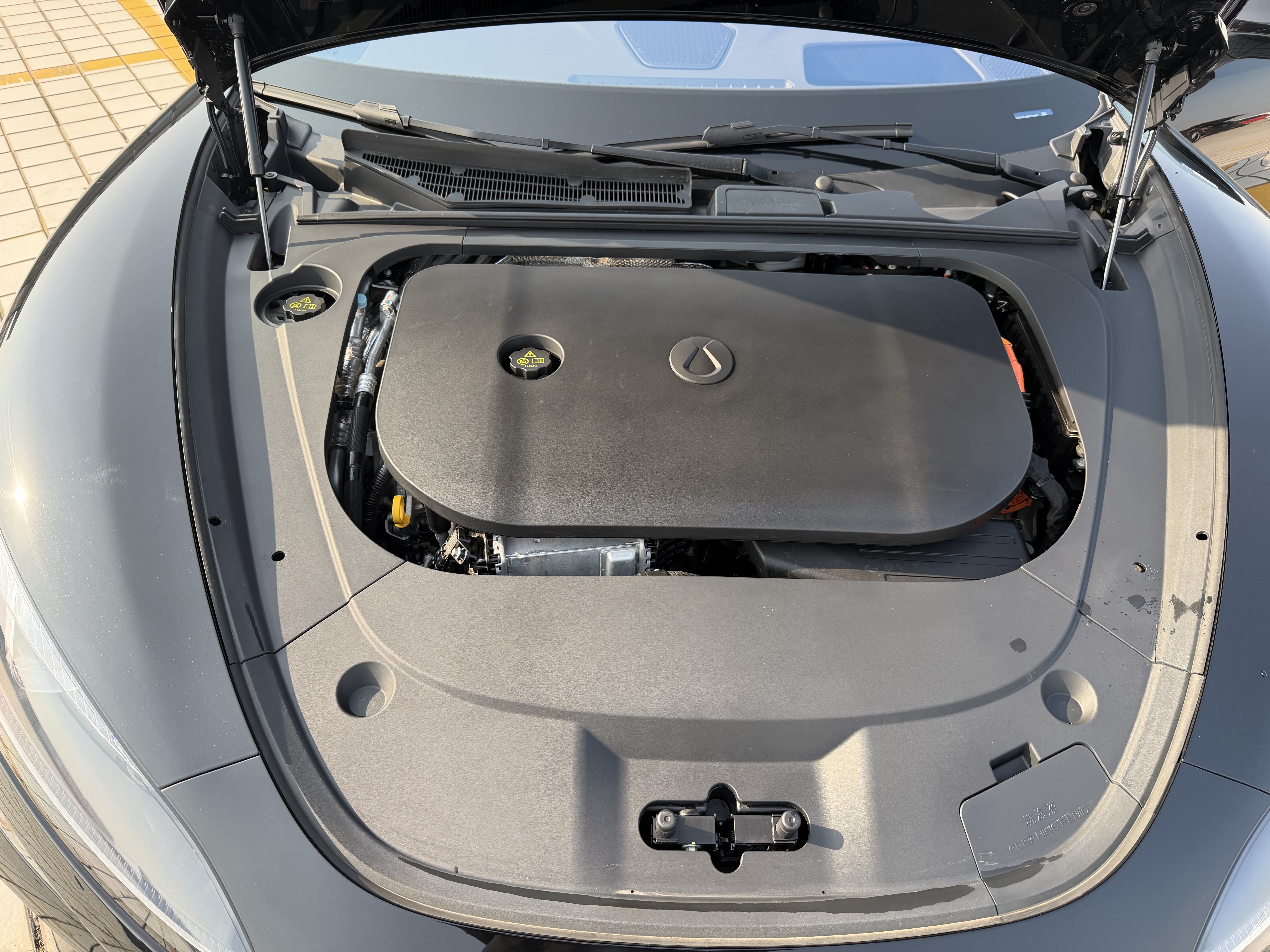 Denza Z9 2025 car image #37