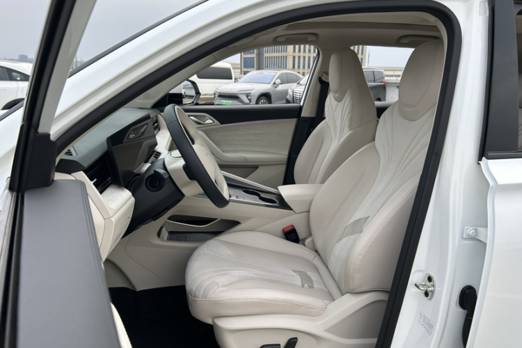 Roewe D5X DMH 2025 imagem de carro #37