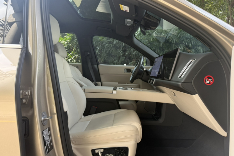 Li L8 2023 изображение автомобиля #37