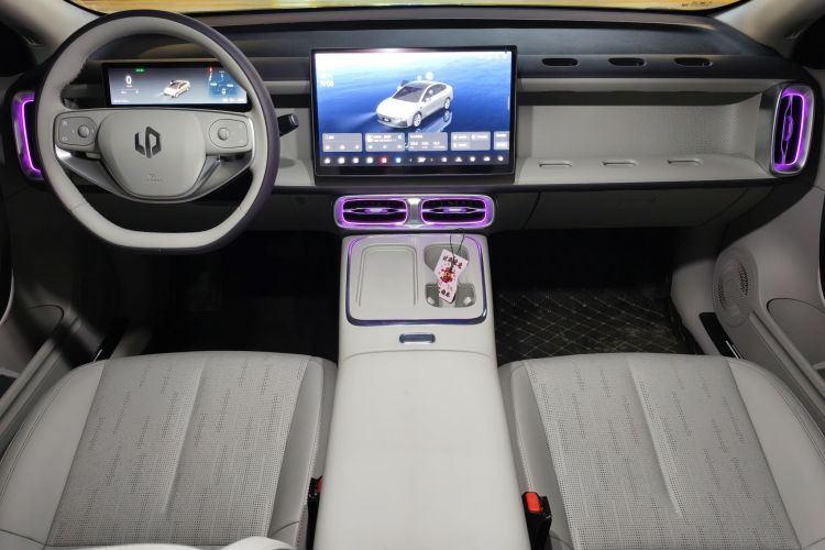 零跑汽车 零跑B01 2025 汽车图片 #37