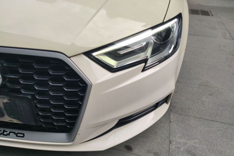 Audi A3 2018 car image #37