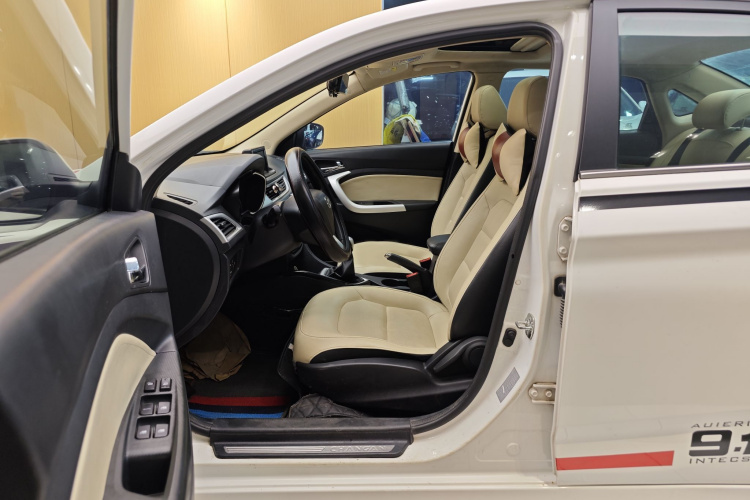 Changan Alsvin V7 2017 car image #37