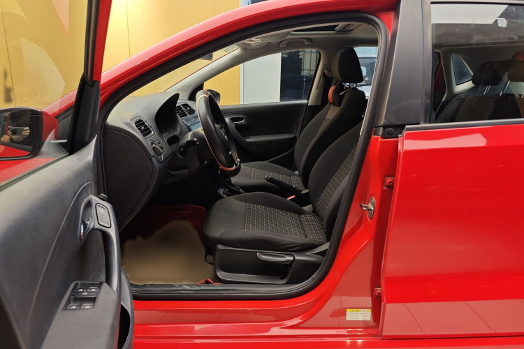 Polo 2018 car image #37