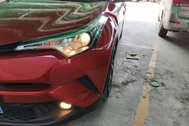 Toyota C-HR 2018 car image #37