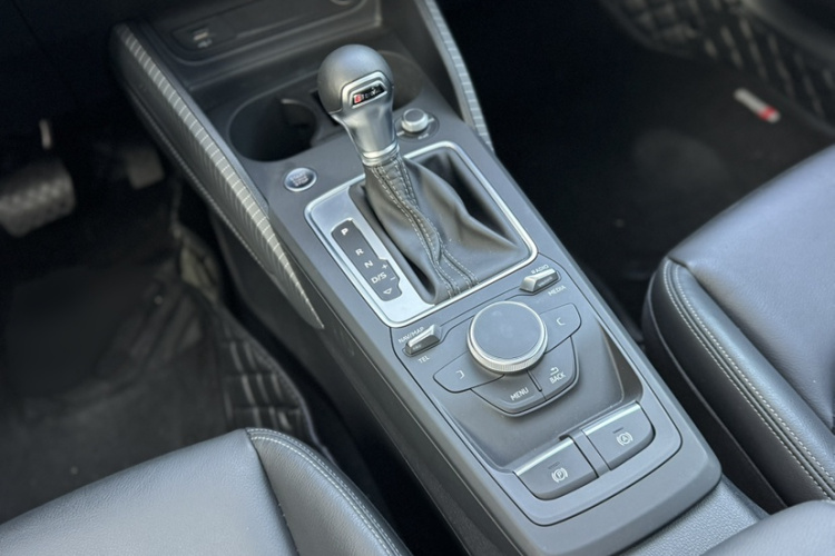 Q2L 2022 car image #37