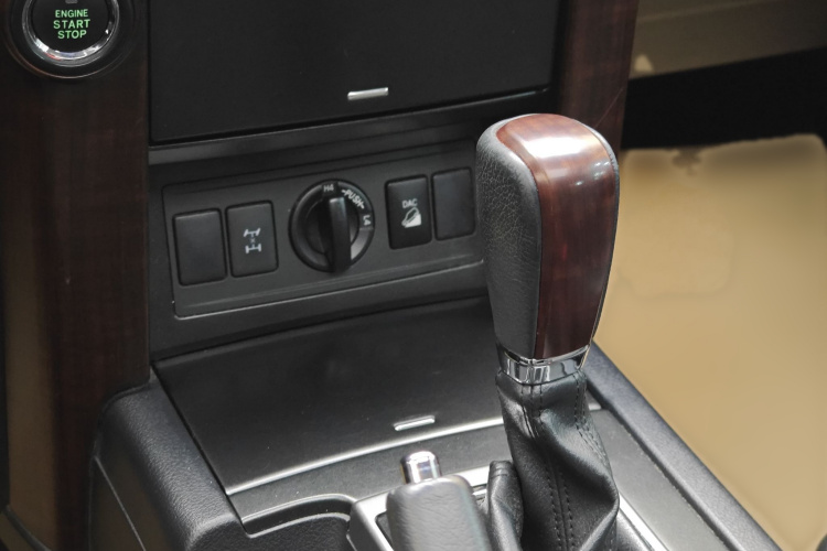 Toyota Land Cruiser Prado 2017 car image #37
