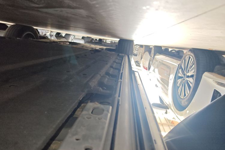 Denza D9 2025 изображение автомобиля #37