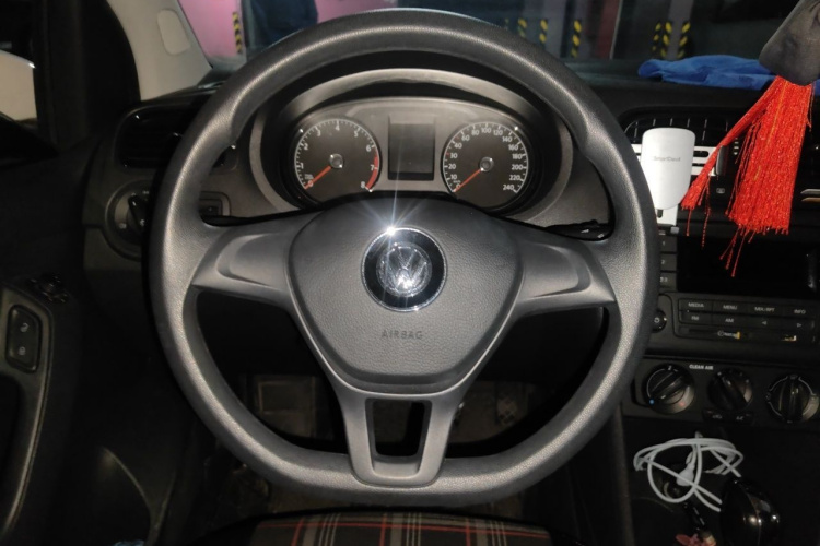 Volkswagen Polo 2018 car image #11