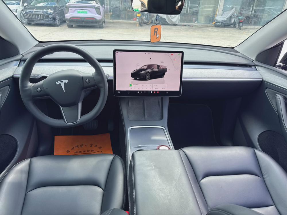 Tesla Model Y 2024 car image #7