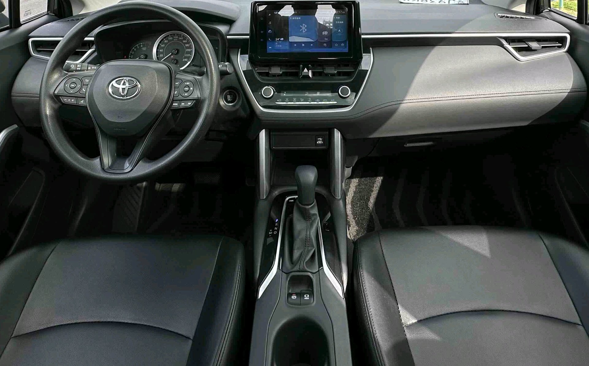 Toyota Corolla Cross 2022 #2 Toyota Corolla Cross 2022 car image #2