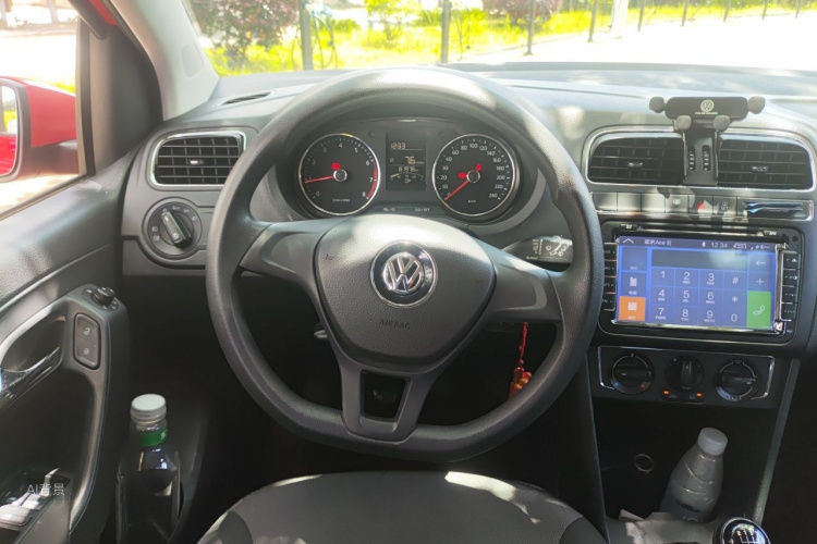 Volkswagen Polo 2015 #12 Volkswagen Polo 2015 car image #12