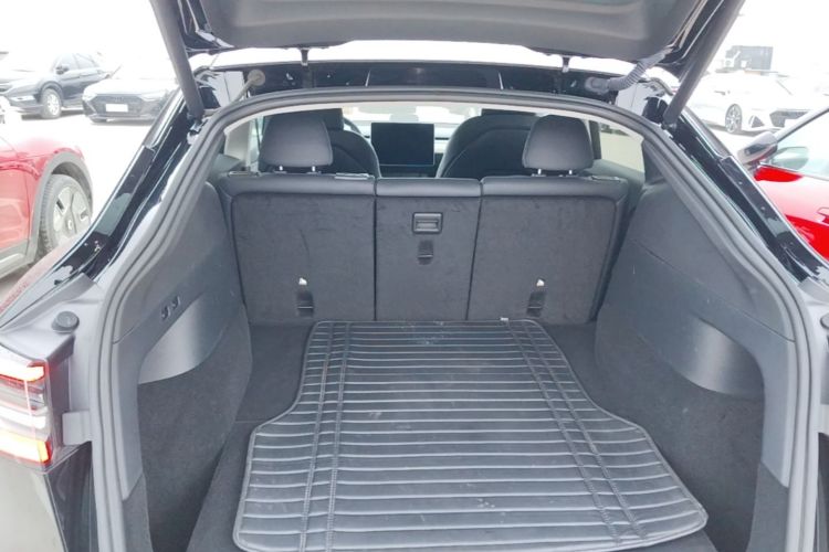 Tesla Model Y 2022 #19 Tesla Model Y 2022 car image #19