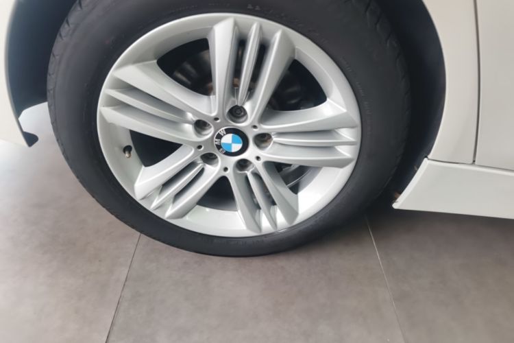 BMW 3 Series 2017 image de voiture #10