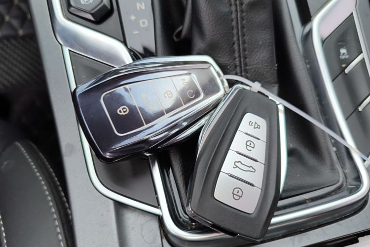 GEELY Emgrand 2020 car image #9