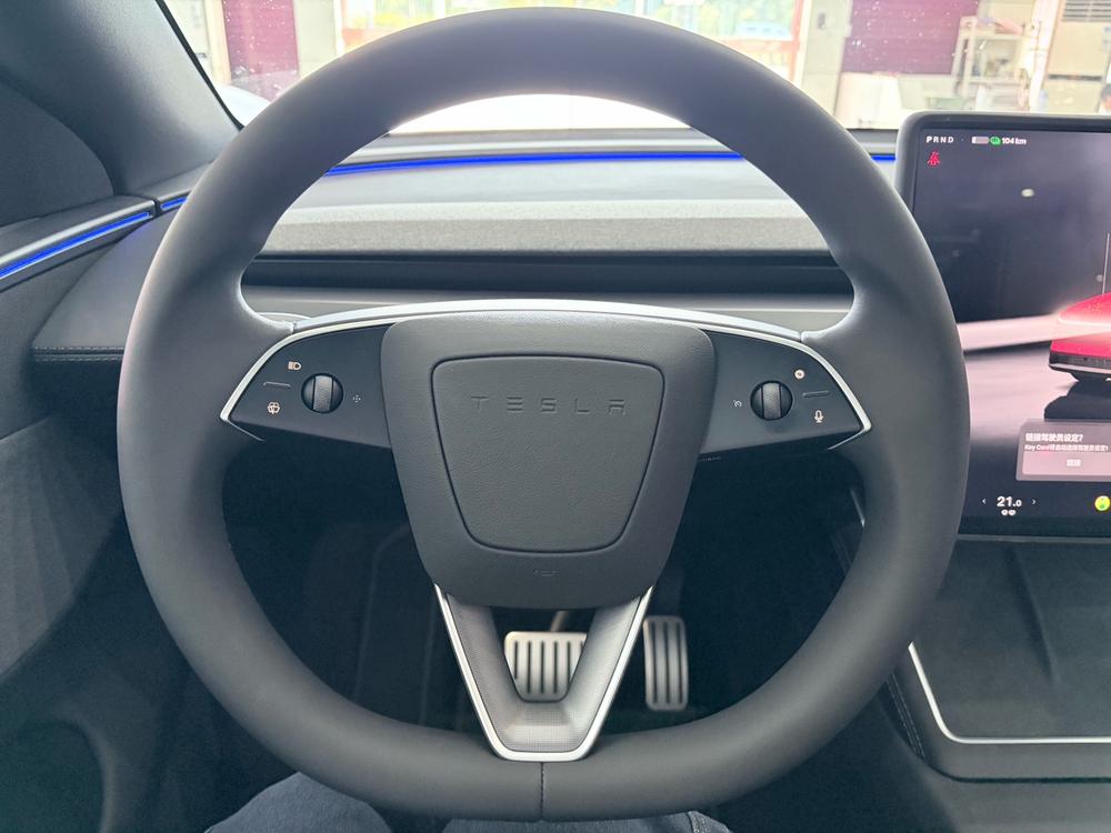 Tesla Model Y 2026 car image #18